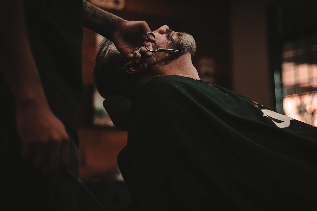 Soins hommes rasage et grooming professionnel à L'Institut Brussels